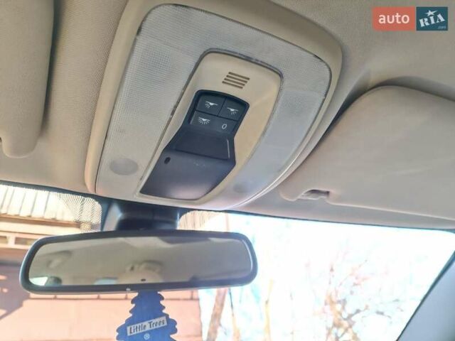 Серый Вольво ХС70, объемом двигателя 2.4 л и пробегом 251 тыс. км за 12800 $, фото 30 на Automoto.ua