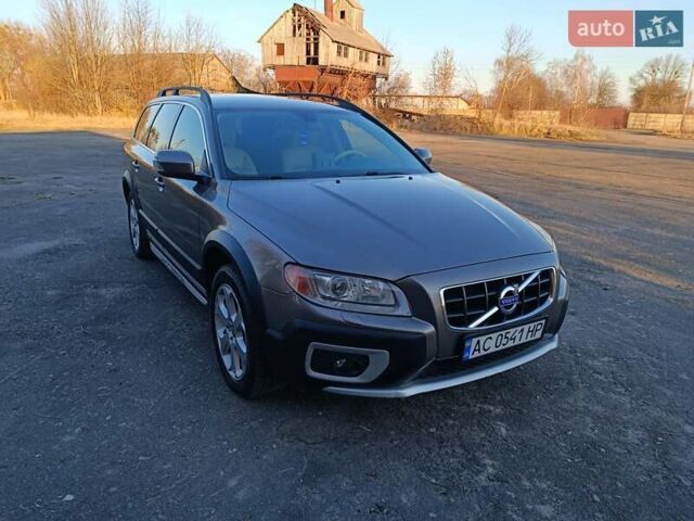 Серый Вольво ХС70, объемом двигателя 2.4 л и пробегом 251 тыс. км за 12800 $, фото 18 на Automoto.ua