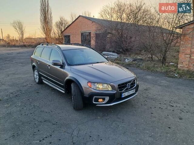 Серый Вольво ХС70, объемом двигателя 2.4 л и пробегом 251 тыс. км за 12800 $, фото 3 на Automoto.ua