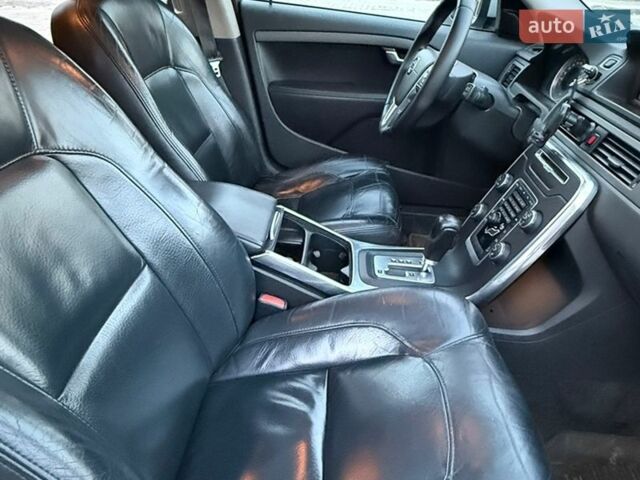 Серый Вольво ХС70, объемом двигателя 2.4 л и пробегом 301 тыс. км за 12300 $, фото 13 на Automoto.ua