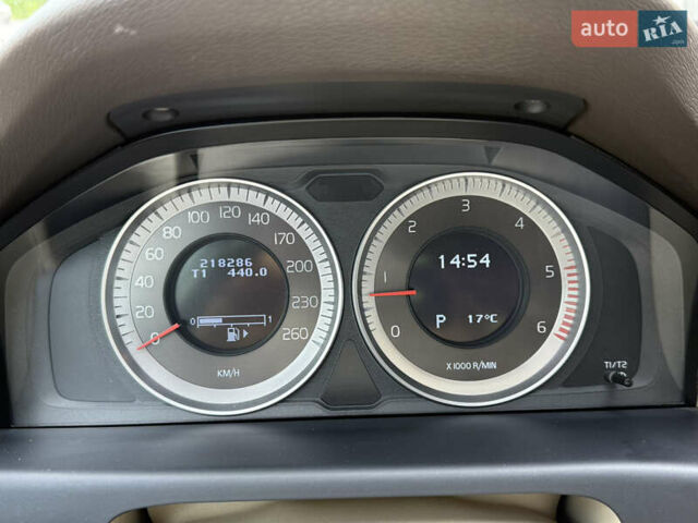 Серый Вольво ХС70, объемом двигателя 2.4 л и пробегом 218 тыс. км за 16500 $, фото 49 на Automoto.ua