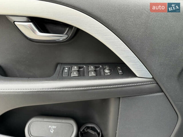 Сірий Вольво ХС70, об'ємом двигуна 2.4 л та пробігом 273 тис. км за 15500 $, фото 7 на Automoto.ua