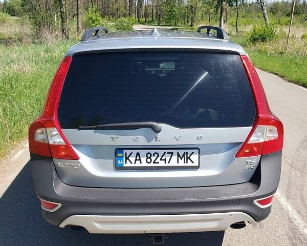 Серый Вольво ХС70, объемом двигателя 3 л и пробегом 251 тыс. км за 14800 $, фото 5 на Automoto.ua