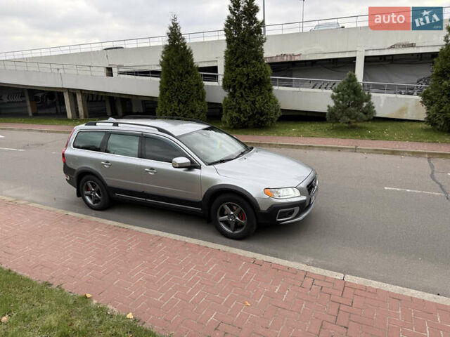 Сірий Вольво ХС70, об'ємом двигуна 2.4 л та пробігом 273 тис. км за 15500 $, фото 3 на Automoto.ua