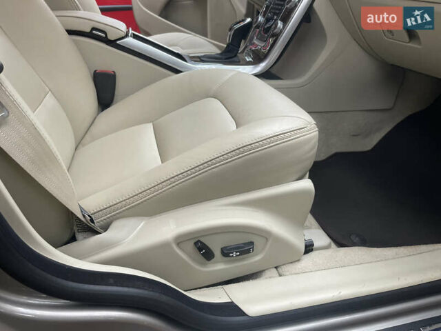 Сірий Вольво ХС70, об'ємом двигуна 3 л та пробігом 207 тис. км за 16900 $, фото 13 на Automoto.ua