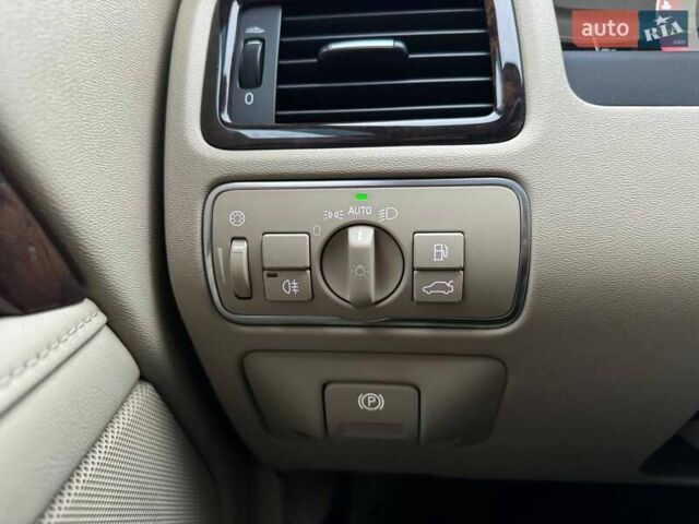 Серый Вольво ХС70, объемом двигателя 2.95 л и пробегом 206 тыс. км за 17990 $, фото 15 на Automoto.ua