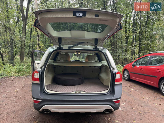 Сірий Вольво ХС70, об'ємом двигуна 3 л та пробігом 207 тис. км за 16900 $, фото 18 на Automoto.ua