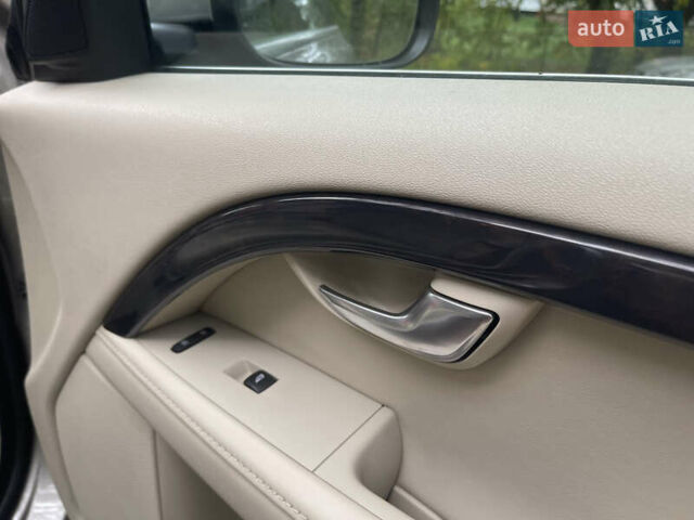 Сірий Вольво ХС70, об'ємом двигуна 3 л та пробігом 207 тис. км за 16900 $, фото 14 на Automoto.ua