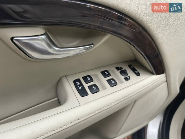 Сірий Вольво ХС70, об'ємом двигуна 3 л та пробігом 207 тис. км за 16900 $, фото 12 на Automoto.ua