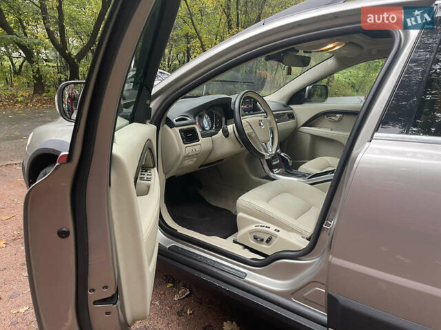 Сірий Вольво ХС70, об'ємом двигуна 3 л та пробігом 207 тис. км за 16900 $, фото 11 на Automoto.ua