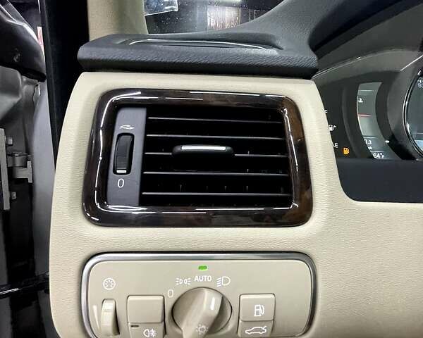 Серый Вольво ХС70, объемом двигателя 2 л и пробегом 280 тыс. км за 22000 $, фото 33 на Automoto.ua