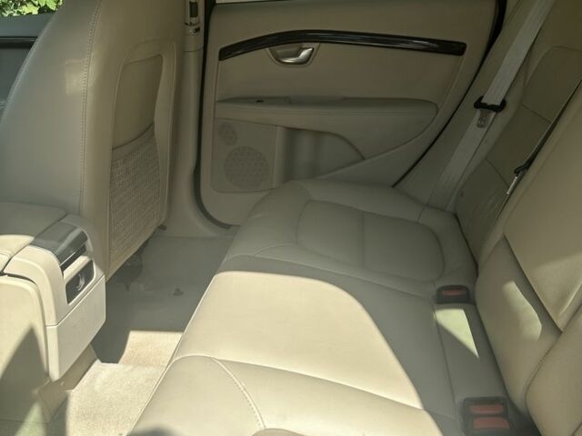 Сірий Вольво ХС70, об'ємом двигуна 2 л та пробігом 130 тис. км за 16500 $, фото 13 на Automoto.ua