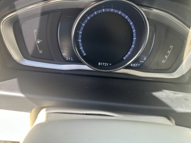 Сірий Вольво ХС70, об'ємом двигуна 2 л та пробігом 130 тис. км за 16500 $, фото 4 на Automoto.ua