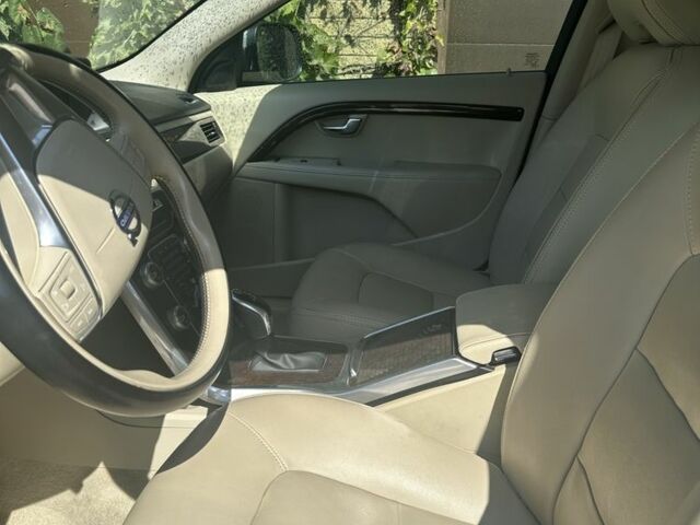 Сірий Вольво ХС70, об'ємом двигуна 2 л та пробігом 130 тис. км за 16500 $, фото 9 на Automoto.ua