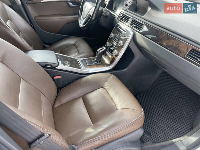 Сірий Вольво ХС70, об'ємом двигуна 2 л та пробігом 253 тис. км за 12900 $, фото 9 на Automoto.ua
