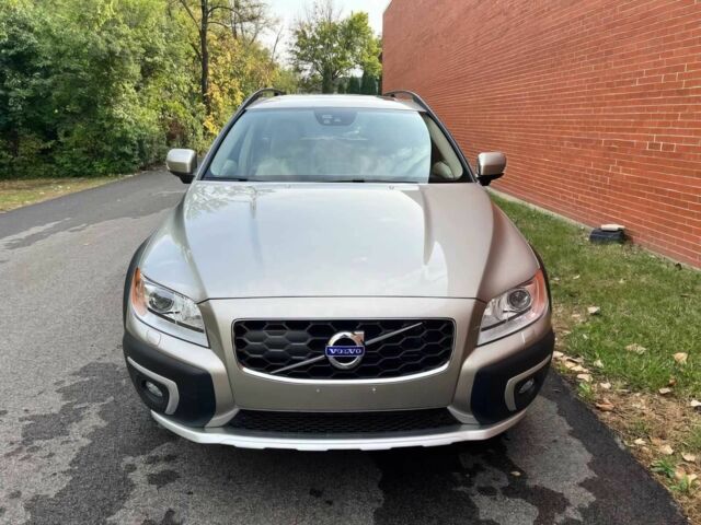 Серый Вольво ХС70, объемом двигателя 2.5 л и пробегом 78 тыс. км за 6700 $, фото 1 на Automoto.ua