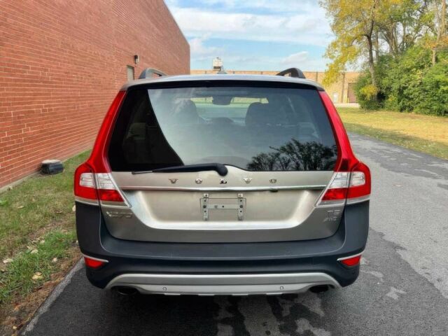 Серый Вольво ХС70, объемом двигателя 2.5 л и пробегом 78 тыс. км за 6700 $, фото 5 на Automoto.ua