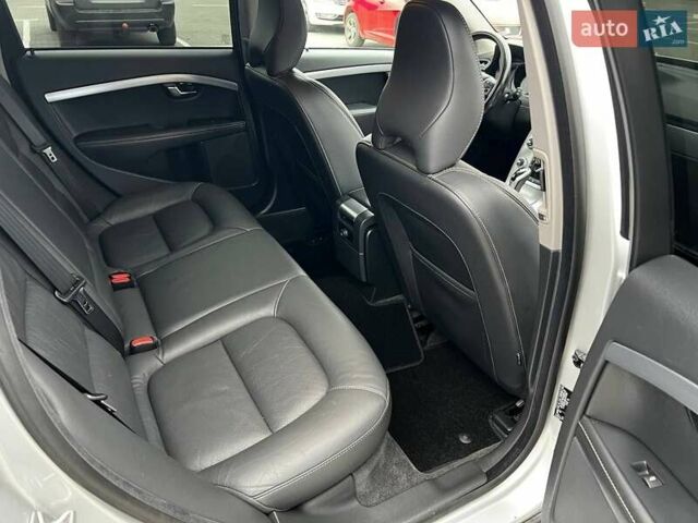 Сірий Вольво ХС70, об'ємом двигуна 2.4 л та пробігом 240 тис. км за 19700 $, фото 8 на Automoto.ua