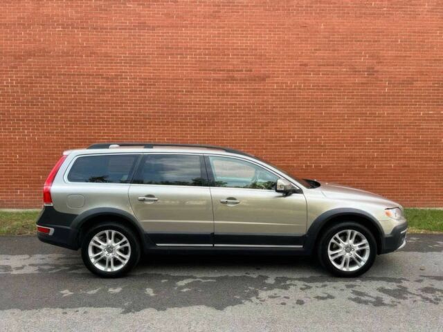 Серый Вольво ХС70, объемом двигателя 2.5 л и пробегом 78 тыс. км за 6700 $, фото 7 на Automoto.ua