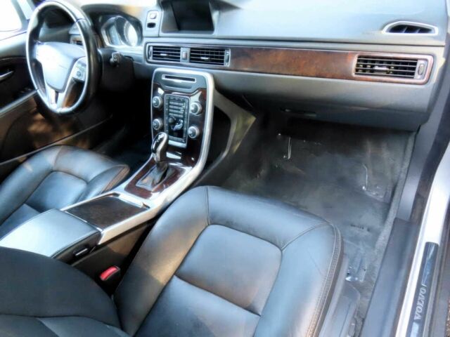 Серый Вольво ХС70, объемом двигателя 2.5 л и пробегом 72 тыс. км за 7250 $, фото 6 на Automoto.ua