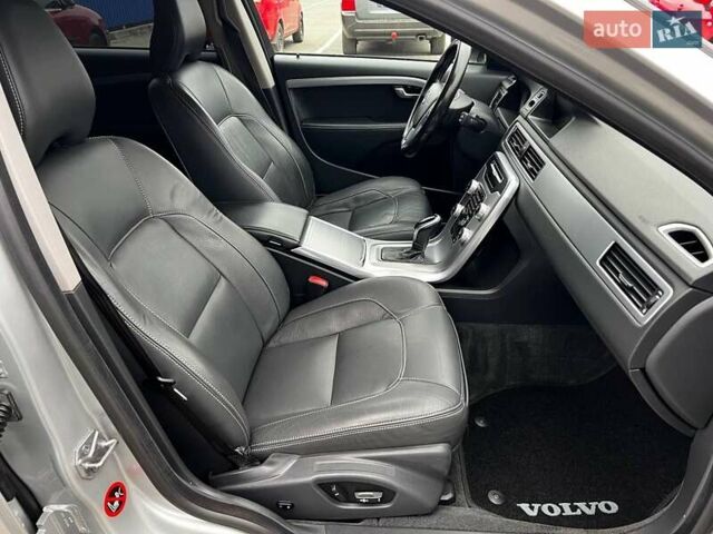 Сірий Вольво ХС70, об'ємом двигуна 2.4 л та пробігом 240 тис. км за 19700 $, фото 7 на Automoto.ua