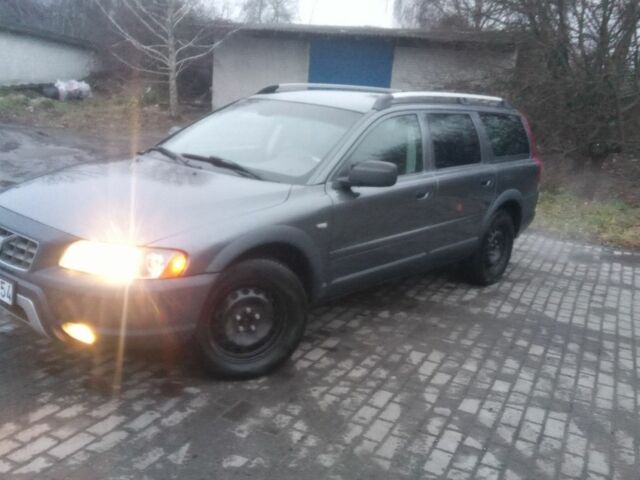 Серый Вольво ХС70, объемом двигателя 2.4 л и пробегом 423 тыс. км за 5300 $, фото 5 на Automoto.ua