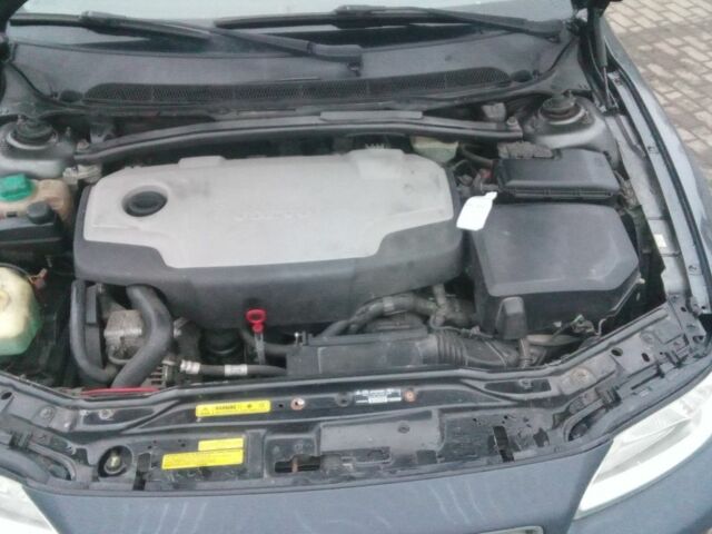 Серый Вольво ХС70, объемом двигателя 2.4 л и пробегом 423 тыс. км за 5300 $, фото 8 на Automoto.ua