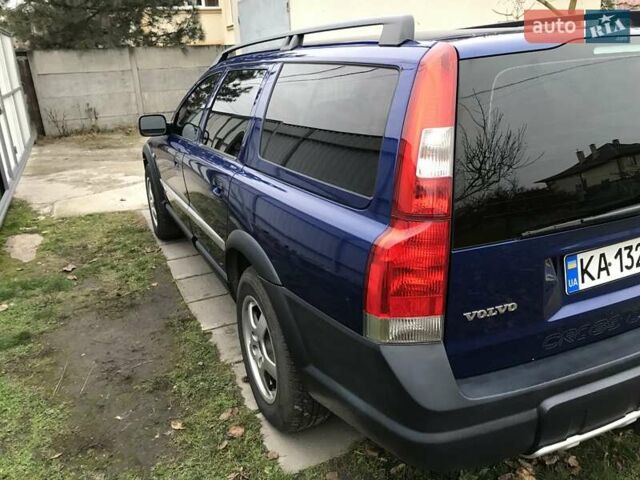 Синий Вольво ХС70, объемом двигателя 2.4 л и пробегом 220 тыс. км за 10000 $, фото 6 на Automoto.ua