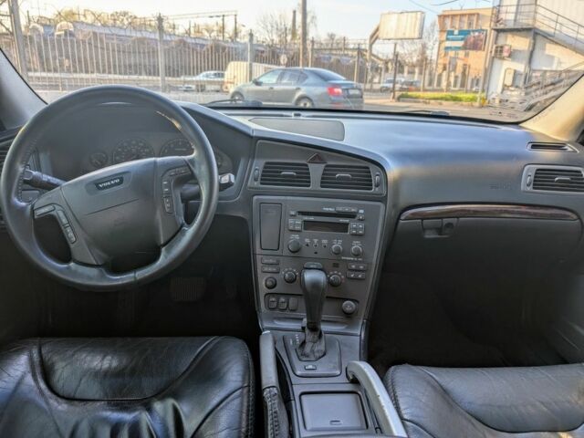 Синій Вольво ХС70, об'ємом двигуна 2.4 л та пробігом 190 тис. км за 4490 $, фото 6 на Automoto.ua