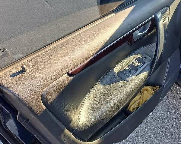 Синій Вольво ХС70, об'ємом двигуна 2.4 л та пробігом 240 тис. км за 5600 $, фото 20 на Automoto.ua