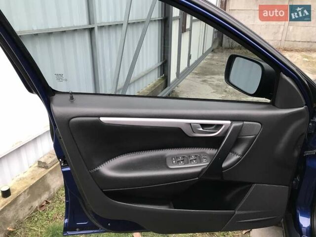 Синий Вольво ХС70, объемом двигателя 2.4 л и пробегом 220 тыс. км за 10000 $, фото 10 на Automoto.ua