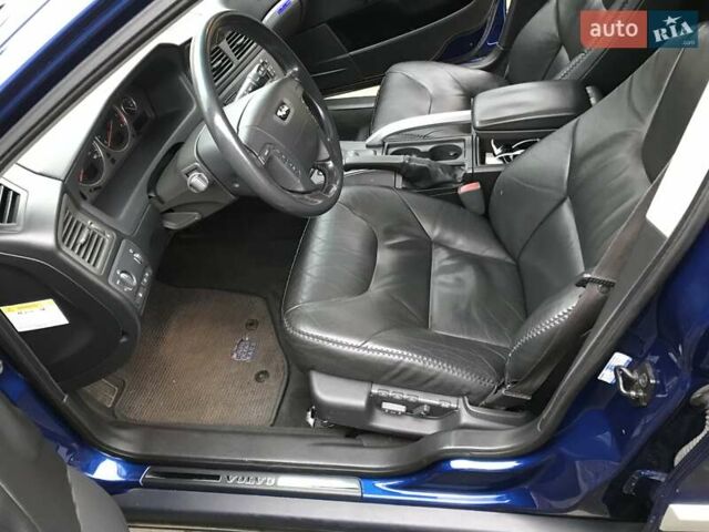 Синий Вольво ХС70, объемом двигателя 2.4 л и пробегом 220 тыс. км за 10000 $, фото 9 на Automoto.ua