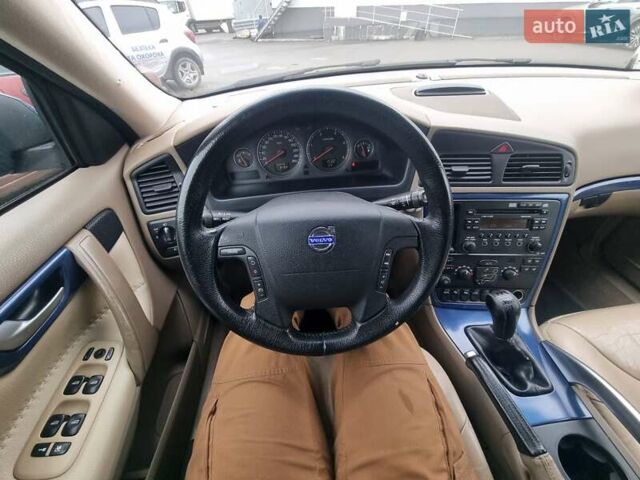 Синий Вольво ХС70, объемом двигателя 2.4 л и пробегом 330 тыс. км за 11499 $, фото 13 на Automoto.ua