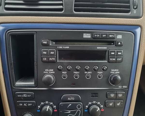 Синий Вольво ХС70, объемом двигателя 2.4 л и пробегом 330 тыс. км за 11499 $, фото 16 на Automoto.ua