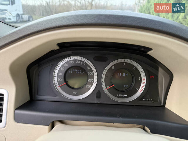 Синий Вольво ХС70, объемом двигателя 2.4 л и пробегом 325 тыс. км за 10500 $, фото 13 на Automoto.ua