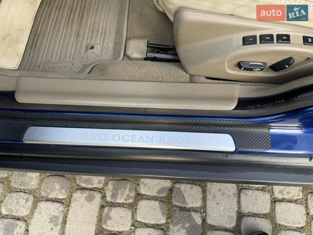 Синий Вольво ХС70, объемом двигателя 2.4 л и пробегом 325 тыс. км за 10500 $, фото 9 на Automoto.ua
