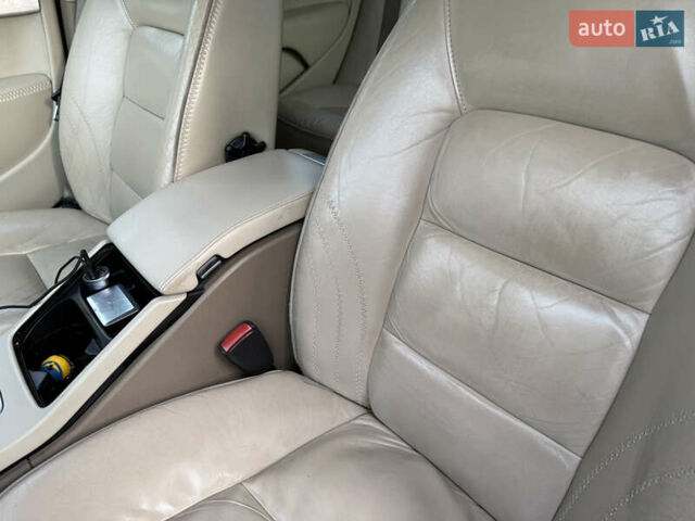 Синий Вольво ХС70, объемом двигателя 2.4 л и пробегом 325 тыс. км за 10500 $, фото 8 на Automoto.ua