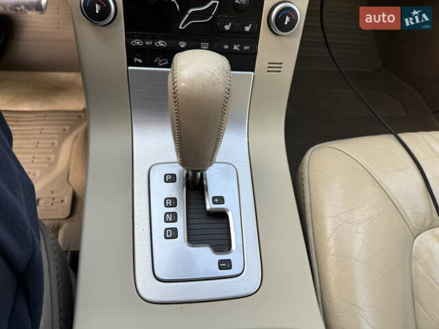 Синий Вольво ХС70, объемом двигателя 2.4 л и пробегом 325 тыс. км за 10500 $, фото 15 на Automoto.ua