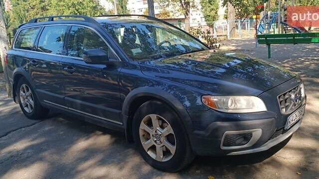 Синій Вольво ХС70, об'ємом двигуна 2.4 л та пробігом 361 тис. км за 13400 $, фото 4 на Automoto.ua