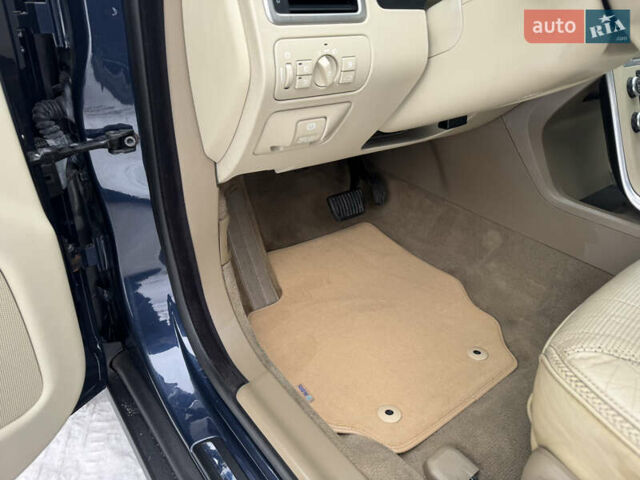 Синій Вольво ХС70, об'ємом двигуна 2.4 л та пробігом 230 тис. км за 12999 $, фото 92 на Automoto.ua