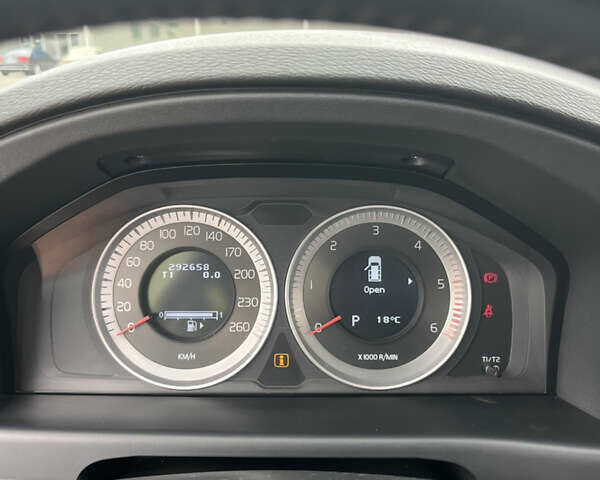 Синій Вольво ХС70, об'ємом двигуна 2.4 л та пробігом 295 тис. км за 13500 $, фото 7 на Automoto.ua