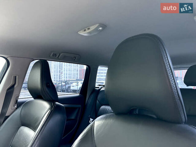 Синій Вольво ХС70, об'ємом двигуна 2.4 л та пробігом 143 тис. км за 18500 $, фото 30 на Automoto.ua