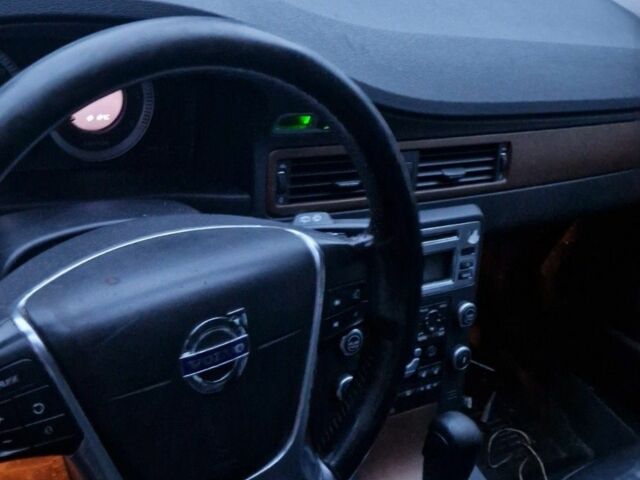 Синий Вольво ХС70, объемом двигателя 2.4 л и пробегом 248 тыс. км за 7900 $, фото 4 на Automoto.ua