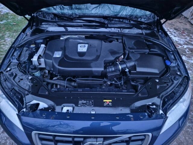 Синий Вольво ХС70, объемом двигателя 2.4 л и пробегом 248 тыс. км за 7900 $, фото 3 на Automoto.ua