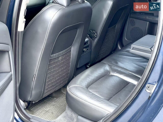 Синій Вольво ХС70, об'ємом двигуна 2.4 л та пробігом 143 тис. км за 18500 $, фото 33 на Automoto.ua