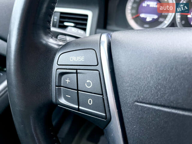 Синій Вольво ХС70, об'ємом двигуна 2.4 л та пробігом 143 тис. км за 18500 $, фото 9 на Automoto.ua