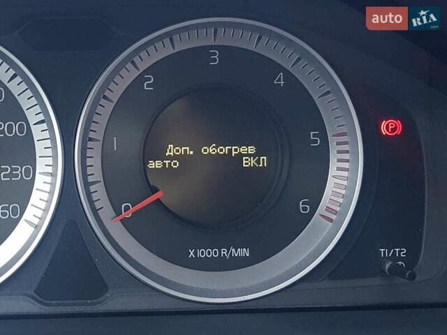 Синий Вольво ХС70, объемом двигателя 2.4 л и пробегом 225 тыс. км за 14750 $, фото 27 на Automoto.ua