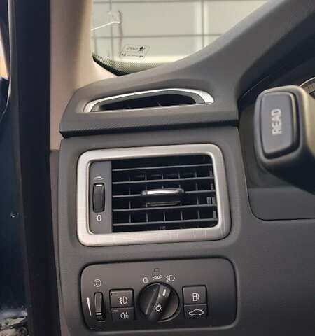 Синий Вольво ХС70, объемом двигателя 2.4 л и пробегом 225 тыс. км за 14750 $, фото 30 на Automoto.ua