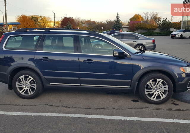 Синий Вольво ХС70, объемом двигателя 2.4 л и пробегом 225 тыс. км за 14750 $, фото 4 на Automoto.ua