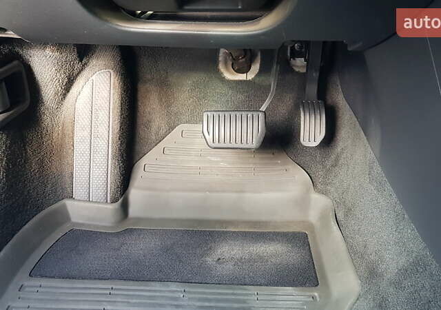 Синий Вольво ХС70, объемом двигателя 2.4 л и пробегом 225 тыс. км за 14750 $, фото 37 на Automoto.ua